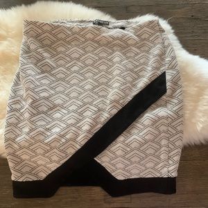 Express Black & White Mid-Thigh Skirt